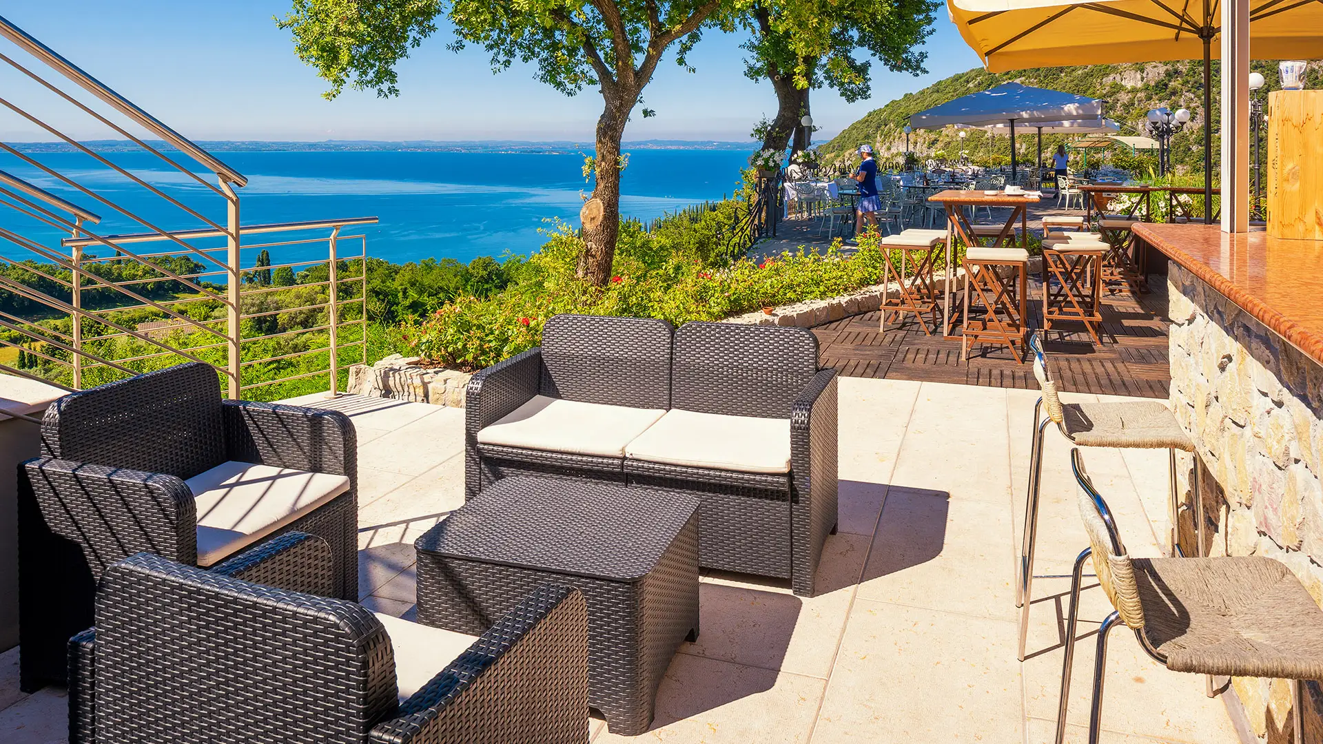 Golfhotel Ulivi - Terrasse mit Seeblick